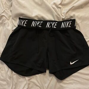 black nike athletic shorts xs